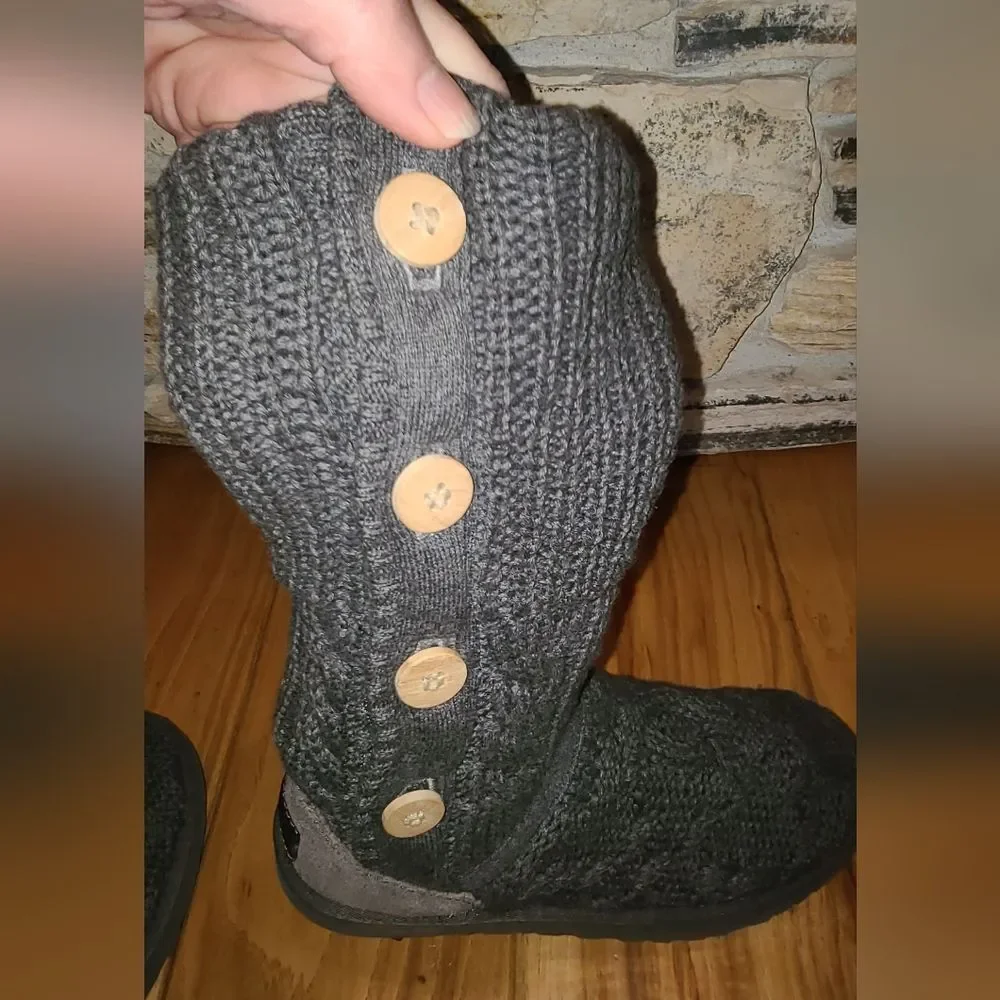 Ugg Gray Knit Cardi Sweater Sock Button Fold-Over Gray Boots 7